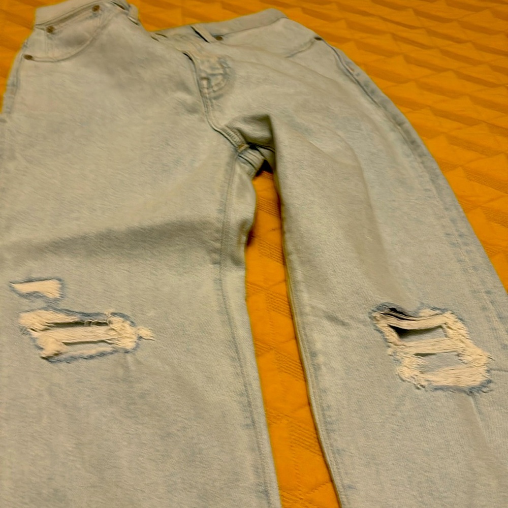 Madewell straight leg mom jean - with semi destroyed leg